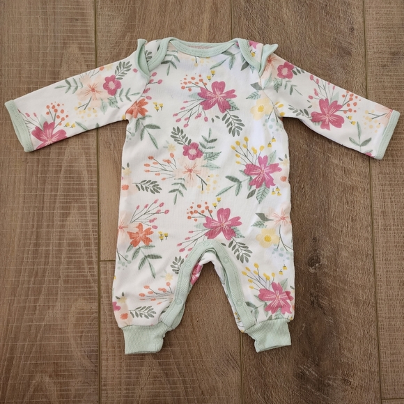 CLOUD ISLAND | Newborn Babygirl Pajama Bundle - Picture 5 of 7